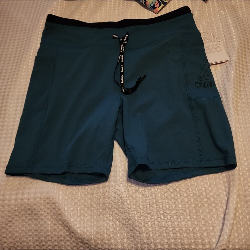 REEBOK NWT MENS SIZE XXL FITTED HIGH RISE SHORTS
